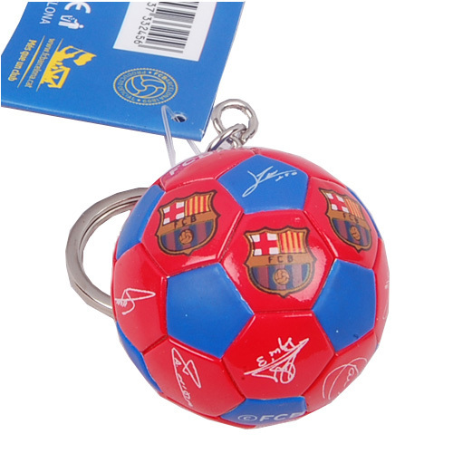 FC Barcelona kľúčenka / prívesok na kľúče (lopta s podpismi)