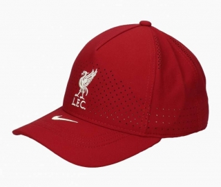 Nike Liverpool FC šiltovka červená