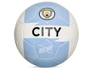 Manchester City lopta bielo-modrá